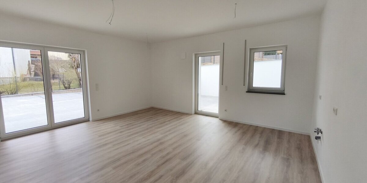 Erstbezug Moderne 4-Zi-Souterrain-Whg WFL 94,5 m² Energiesparhaus QNG Terrasse ab 01.09.2026 zu vermieten! - Etagenwohnung Windischeschenbach | Angebot:27024074