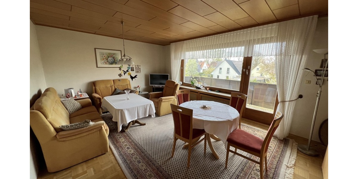 Wohnzimmer mit Balkon OG