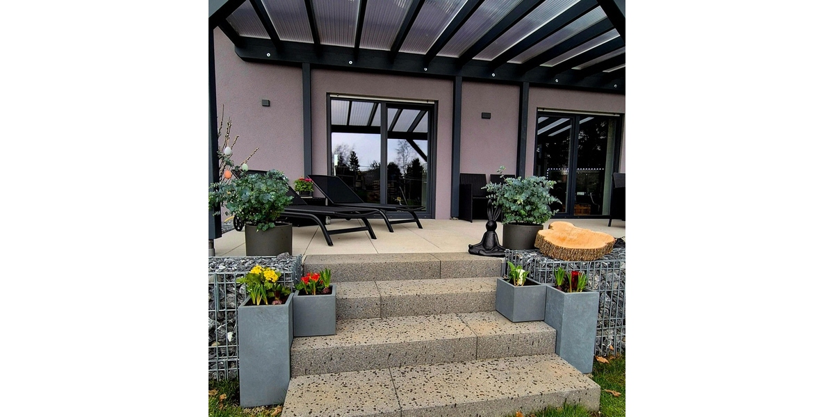 überdachte Terrasse