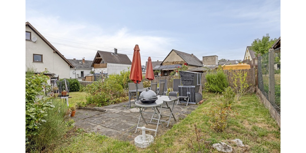Garten vorn seitlich