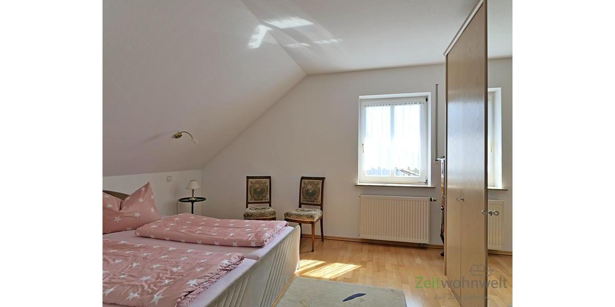 großer Kleiderschrank
