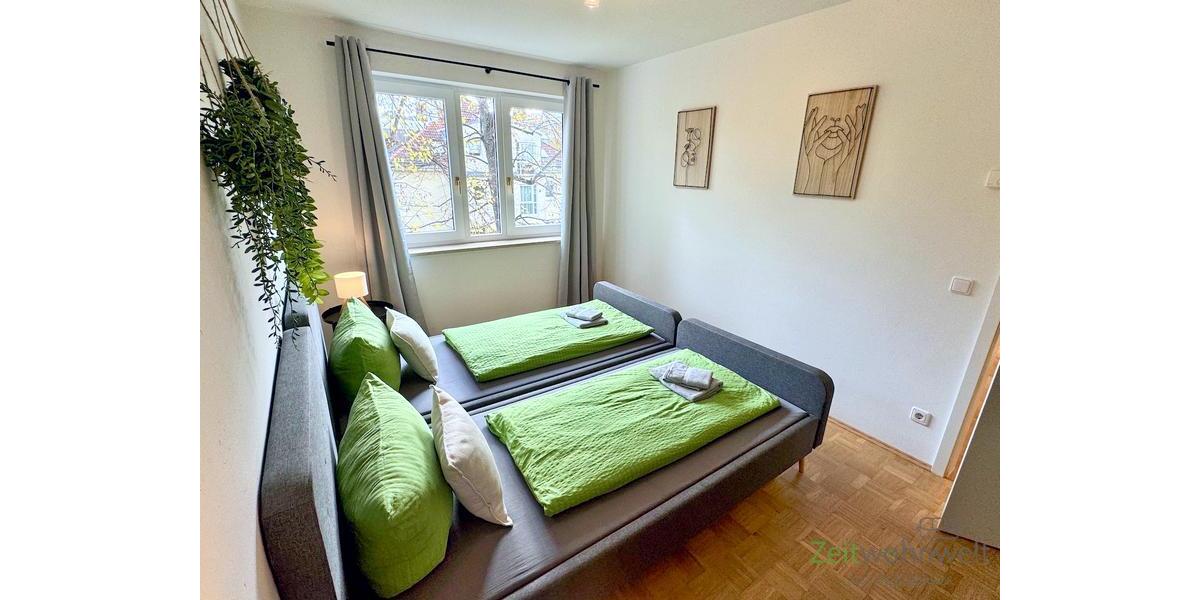Blick ins Schlafzimmer 2