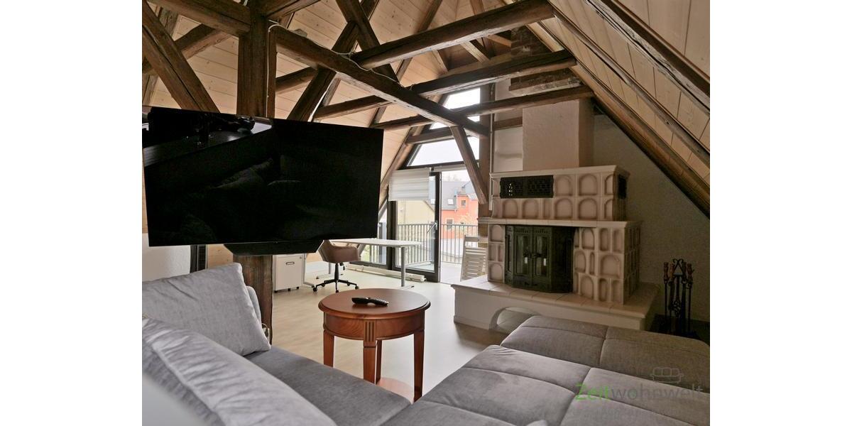 XXL-TV und Kamin