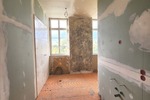 Top-Renditeobjekt: 5 Wohneinheiten im historischen Schulhaus mit großem Entwicklungspotenzial - Mehrfamilienhaus, Wohnhaus Althornbach Bödingerhof | Angebot:24700023
