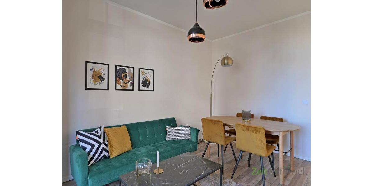 Sofa und Esstisch