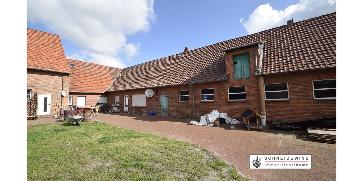 Schweinestall mit Wohnung links
