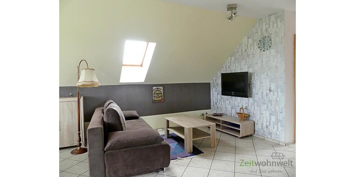 Wohncouch und TV
