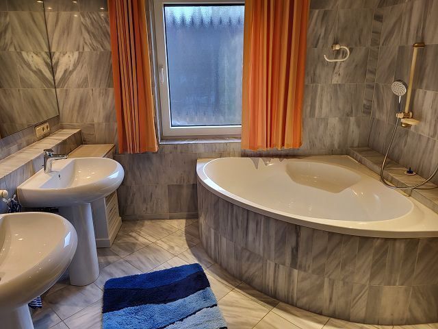 Badezimmer EG