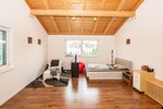 Modernes Wohnerlebnis – Großzügiges Zweifamilienhaus mit nachhaltiger Energietechnik und sofortiger Verfügbarkeit - Zweifamilienhaus Roding | Angebot:26855937