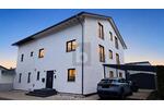 LUXURIÖSE DOPPELHAUSHÄLFTE MIT POOL - Doppelhaushälfte Bad Säckingen | Angebot:27098000