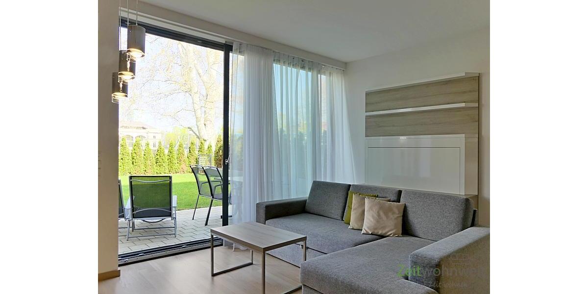 Wohncouch und Terrassenausgang