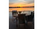 Ein Zuhause, auf dem Wasser oder im Hafen, exklusives Hausboot Neubau 2023 - Ferienhaus Jabel b Waren | Angebot:26799746